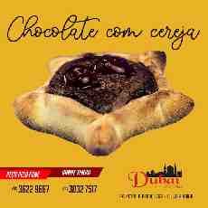 Esfiha chocolate com cereja